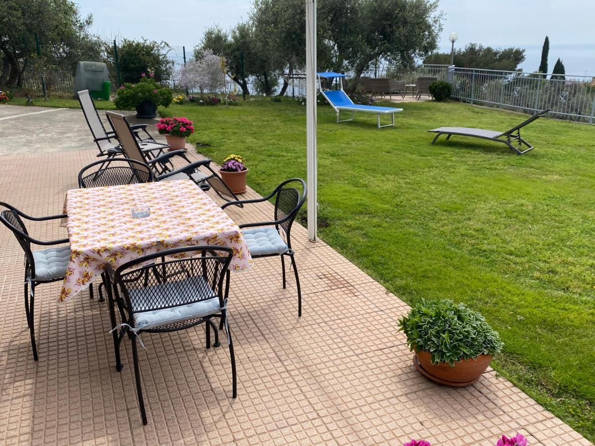 임페리아 Casa Vista Mare - Superb Garden And Parking Included 빌라 외부 사진